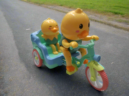 Battery Operated Funny Duck Auto Rickshaw Tricycle Toy Vehicle for Kids|Boys|Girls with Light & Music and Bump & go Action (Color-Multi).